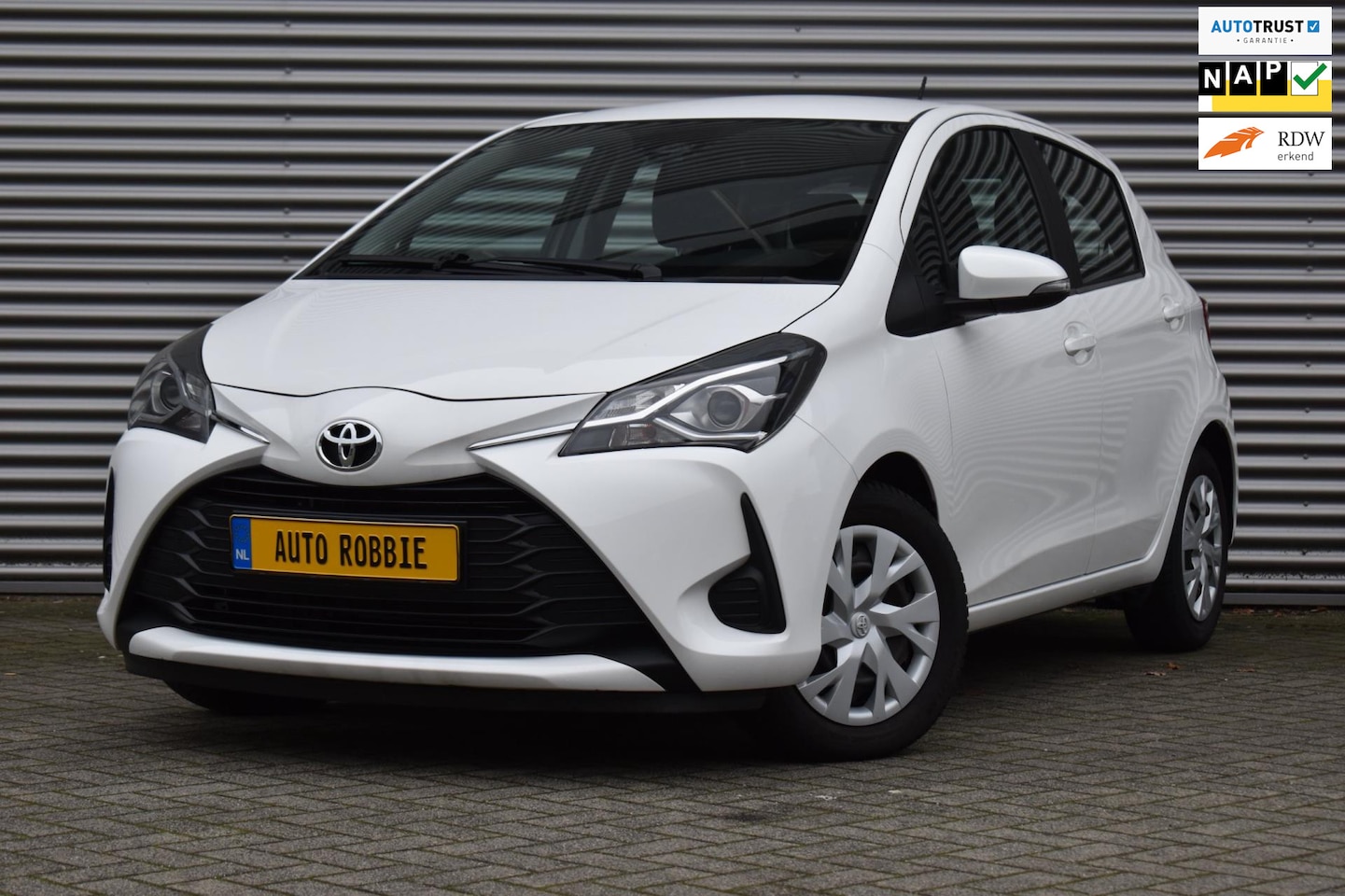 Toyota Yaris - 1.0 VVT-i Comfort 1.0 VVT-i Comfort, Airco, Usb, Bluetooth, Elektr pakket. - AutoWereld.nl