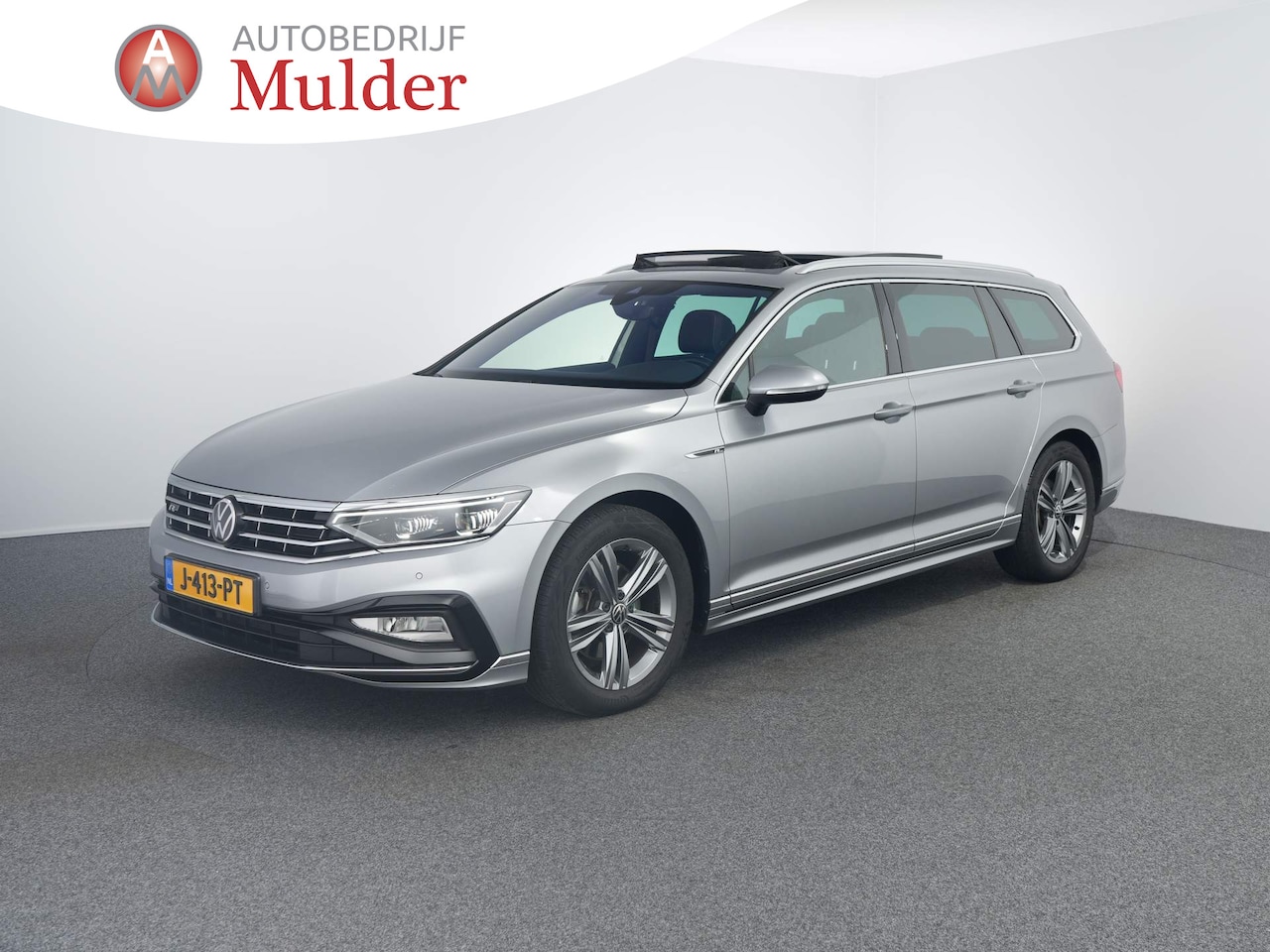 Volkswagen Passat Variant - 1.5 TSI R-Line Business + | Pano | Trekhaak | Carplay | IQ Matrix | Camera | - AutoWereld.nl