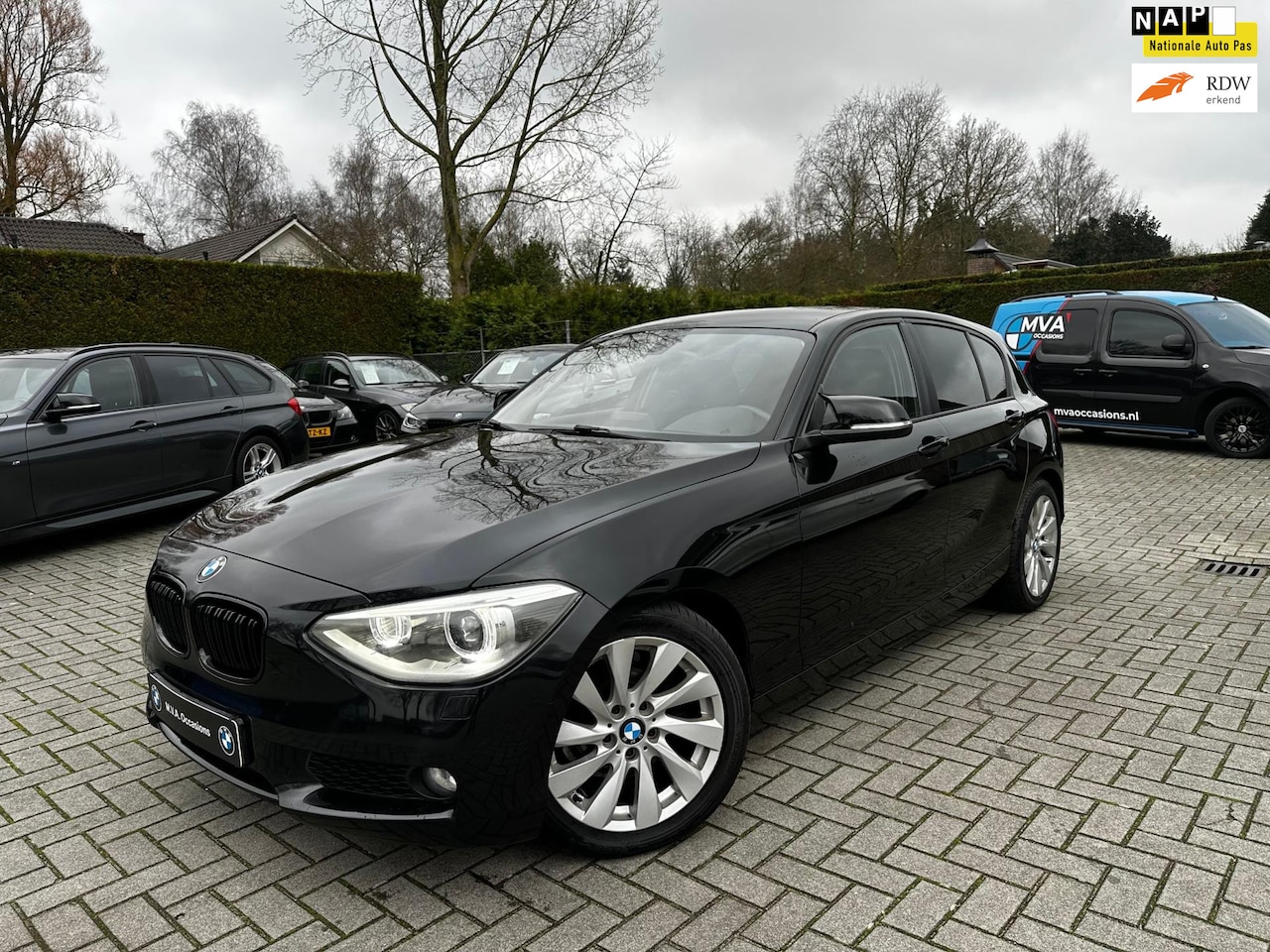 BMW 1-serie - 114i EDE Upgrade Edition|Nwe Ketting + Klepseals|Navi|Leder|Sport|Xenon|Nette staat.. - AutoWereld.nl