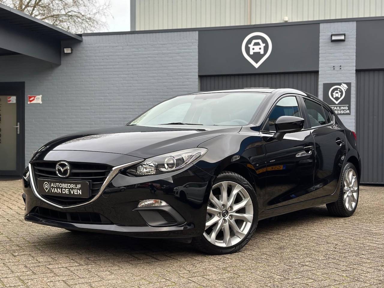 Mazda 3 - 1.5 SkyActiv S | Airco | PDC | Dealeronderhouden - AutoWereld.nl