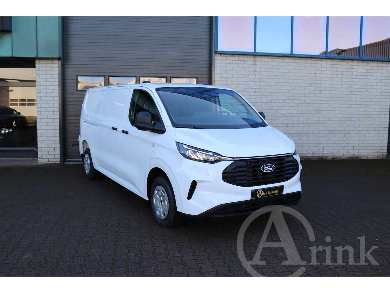 Ford Transit Custom - 320 L2 TREND 136 PK AUTOMAAT 2X SCHUIFDEUR CAMERA PDC CRUISECONTROL CARPLAY RESERVEWIEL - AutoWereld.nl