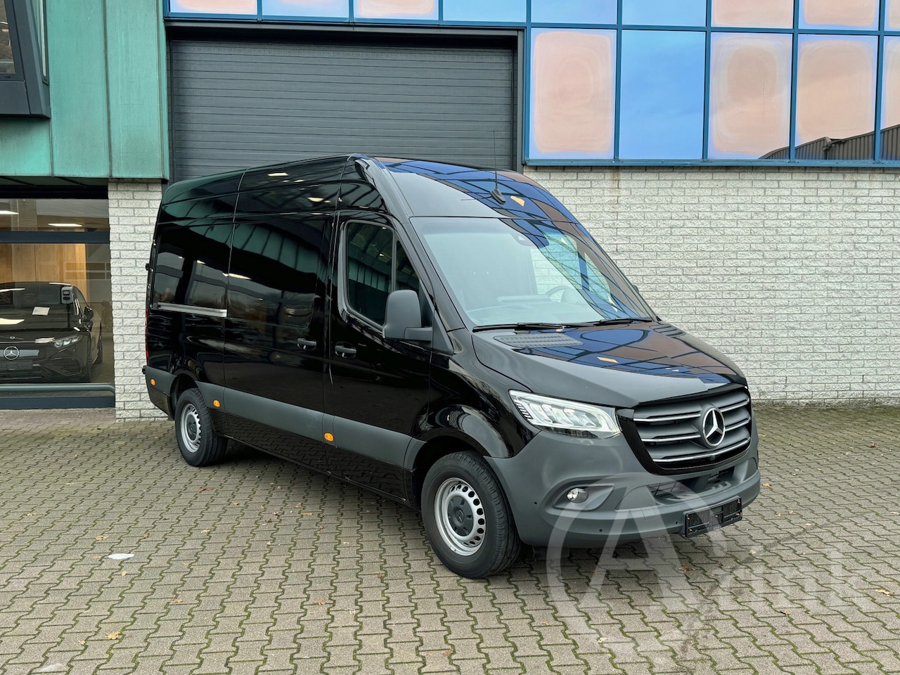 Mercedes-Benz Sprinter - 317 CDI L2H2 9G-TRONIC LED MBUX10 360gr CAMERA DISTRONIC ALARM KL3 PDC 3.5T AHW COMPLEET - AutoWereld.nl