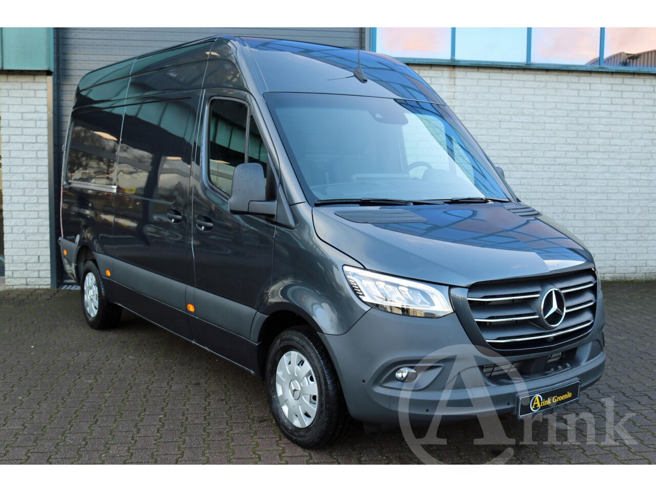 Mercedes-Benz Sprinter - 317 CDI L2H2 9G-TRONIC LED MBUX10 360gr CAMERA DISTRONIC ALARM KL3 PDC 3.5T AHW COMPLEET - AutoWereld.nl