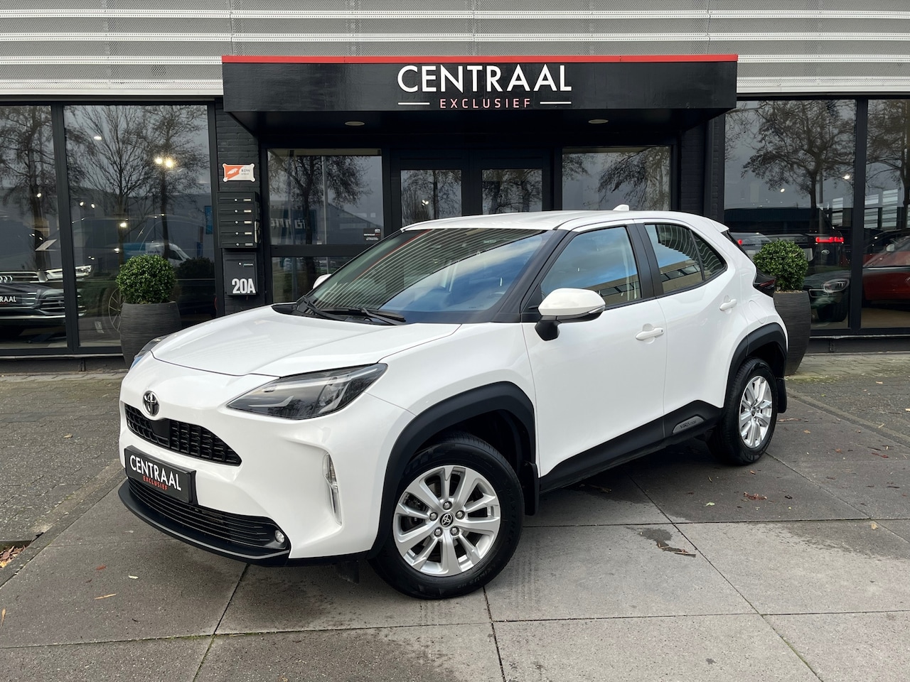 Toyota Yaris Cross - 1.5 VVT-I Active 125PK|Carplay|Camera|Airco|Cruise Control|Stoelverwarming - AutoWereld.nl