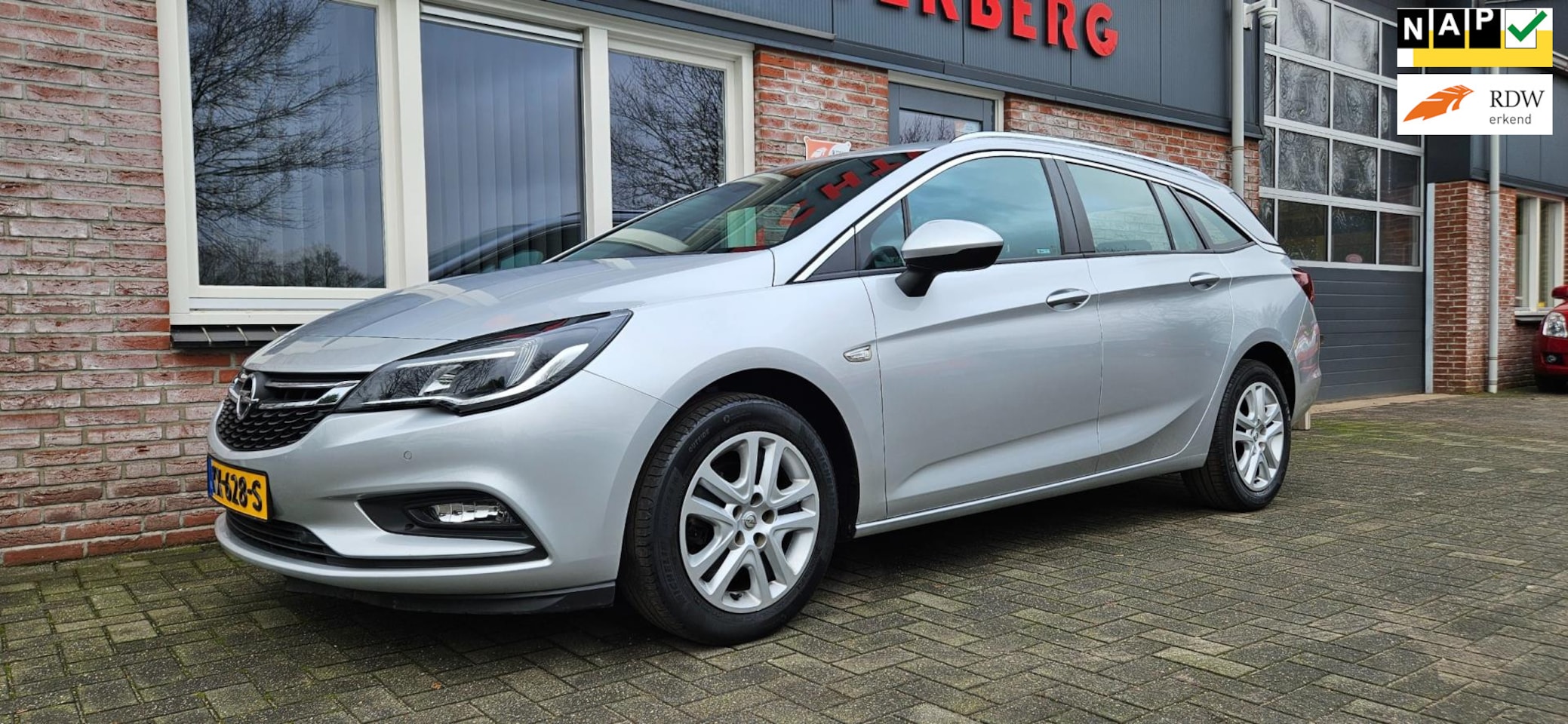 Opel Astra Sports Tourer - 1.0 Edition Airco! Navigatie! Cruise Control! PDC! Nette Auto! Dealer Onderhouden! - AutoWereld.nl