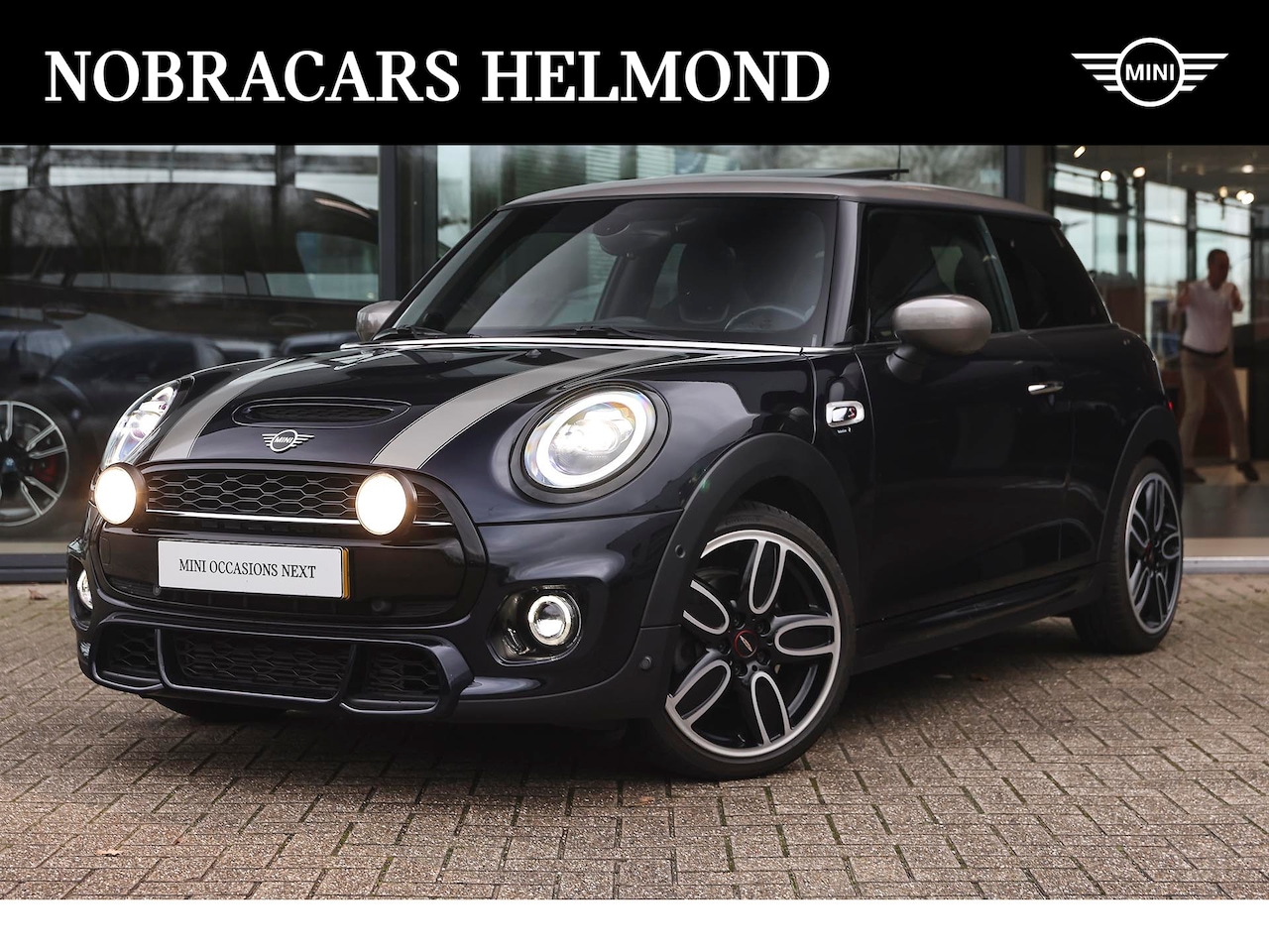 MINI Cooper S - Hatchback Automaat / JCW Trim pakket / Panoramadak / LED / Cruise Control / Harman Kardon - AutoWereld.nl