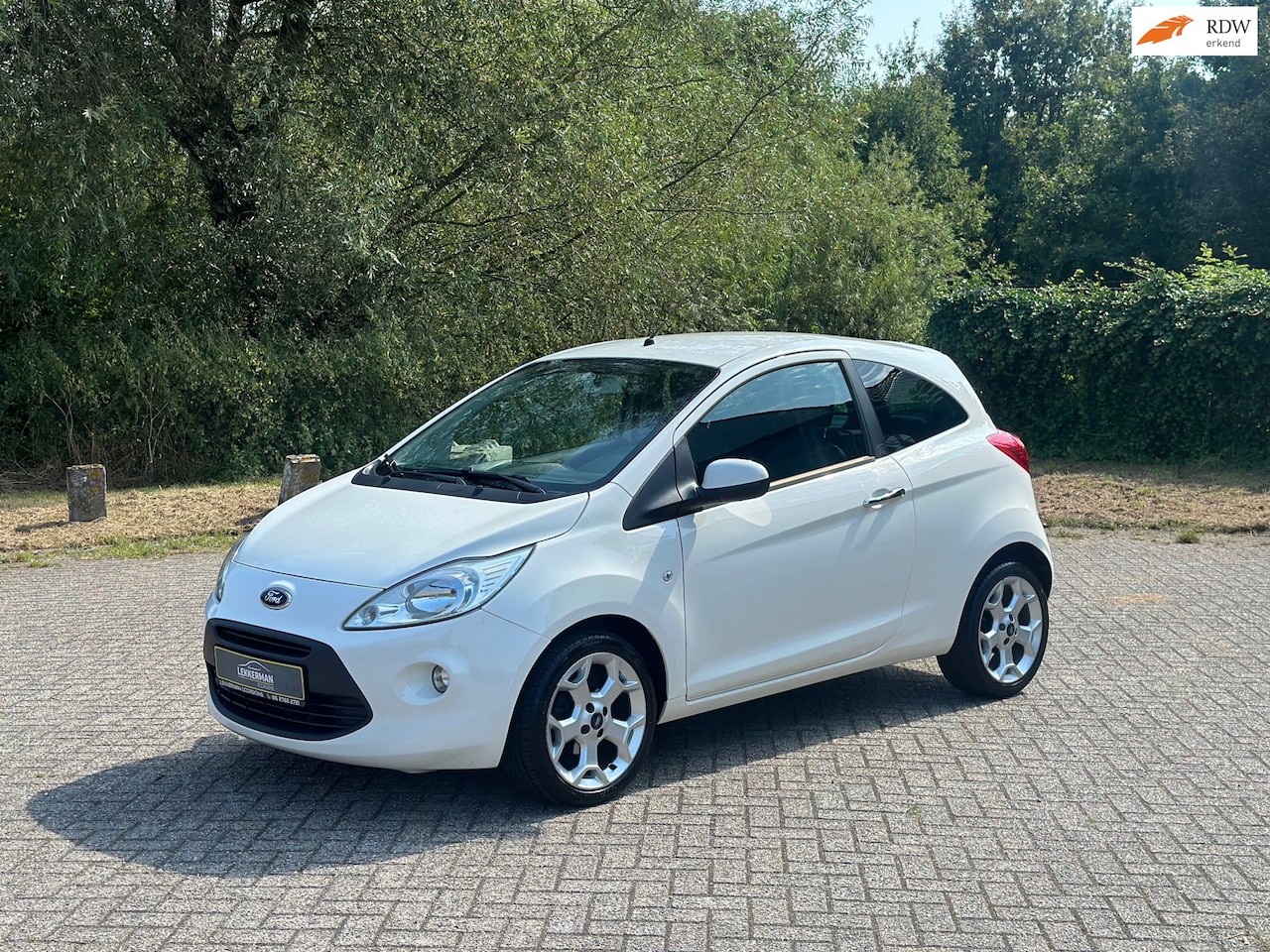 Ford Ka - 1.2 Titanium X start/stop I PDC I NWE APK I 1E EIG I ZEER MOOI - AutoWereld.nl