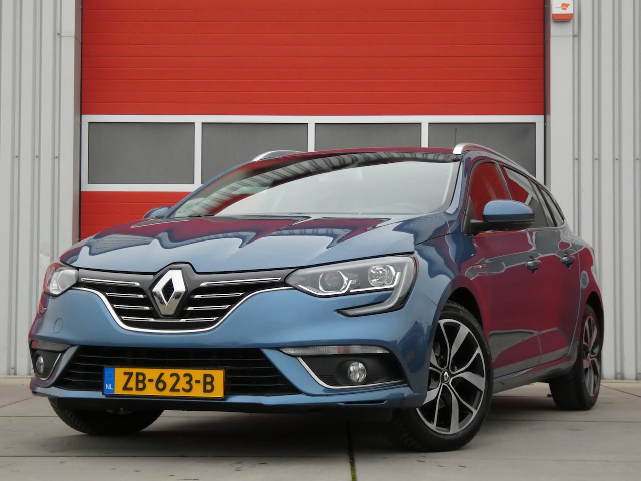 Renault Mégane Estate - 1.3 TCe Bose/ automaat/ lage km/ zeer mooi! - AutoWereld.nl