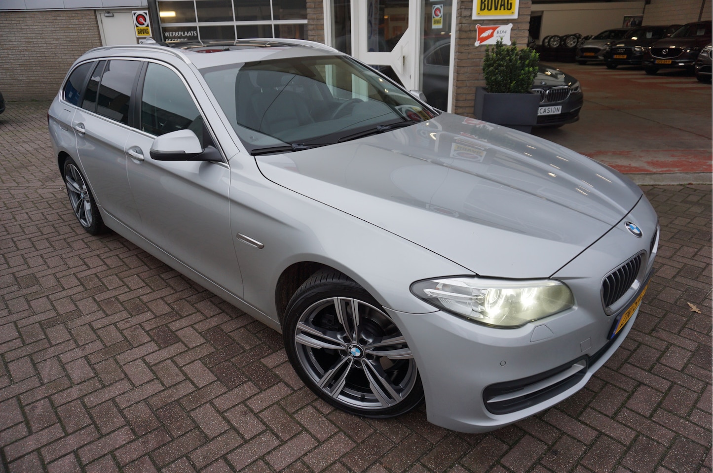 BMW 5-serie Touring - 518D Executive Automaat - AutoWereld.nl