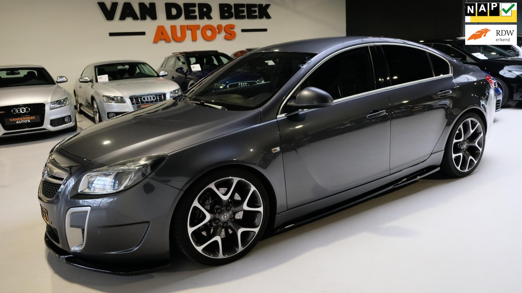 Opel Insignia - 2.8 T OPC 4x4 325PK Schaalstoelen | Klepsysteem uitlaat - AutoWereld.nl