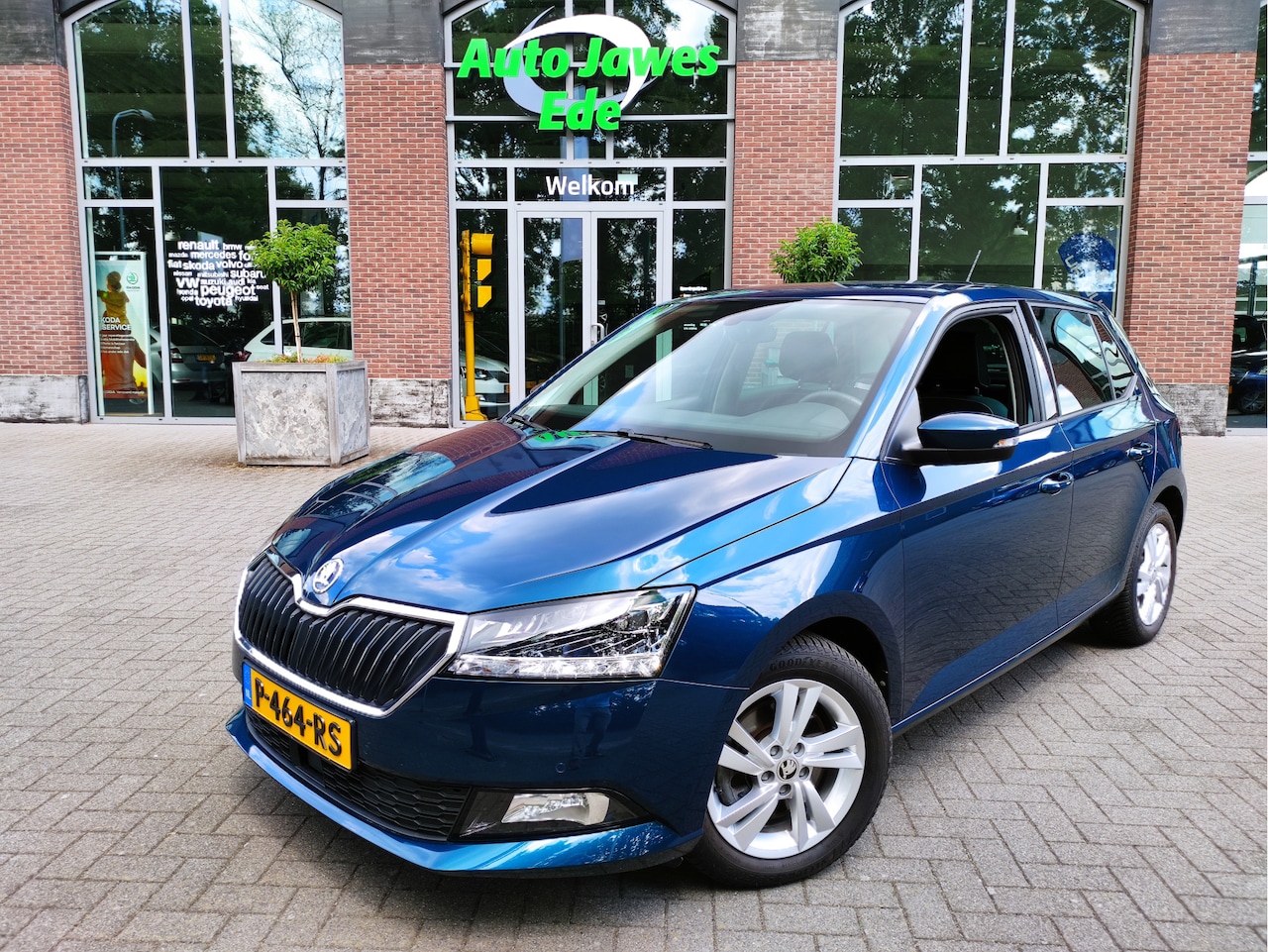 Skoda Fabia - 1.0 TSI DSG Business Edition Achteruitrijcamera - P.sensoren V+A - Stoelverwarming - Led v - AutoWereld.nl