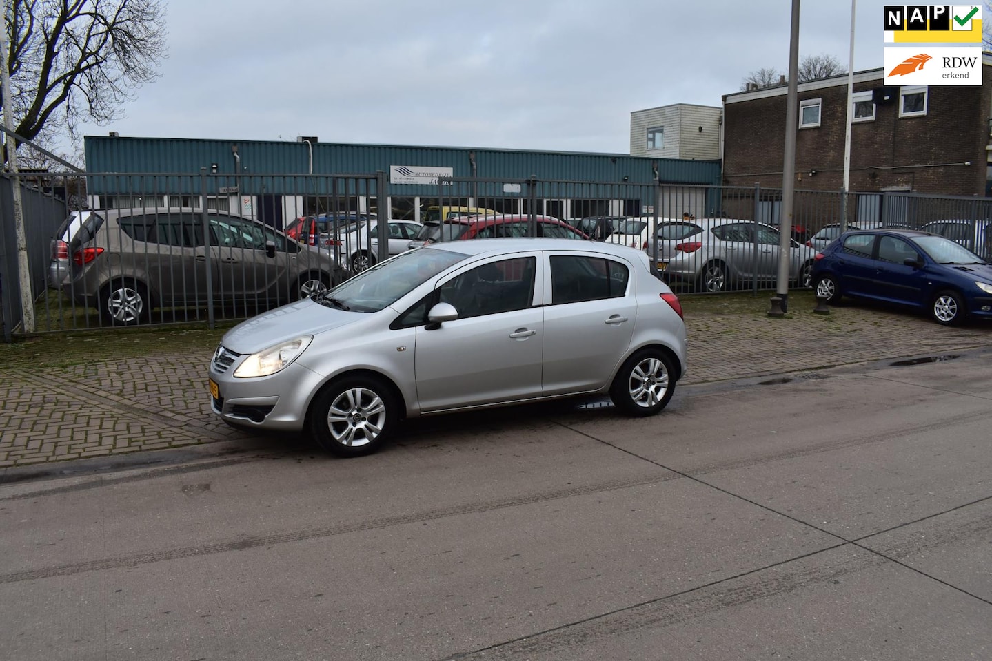 Opel Corsa - 1.4-16V Business 1.4-16V Business - AutoWereld.nl