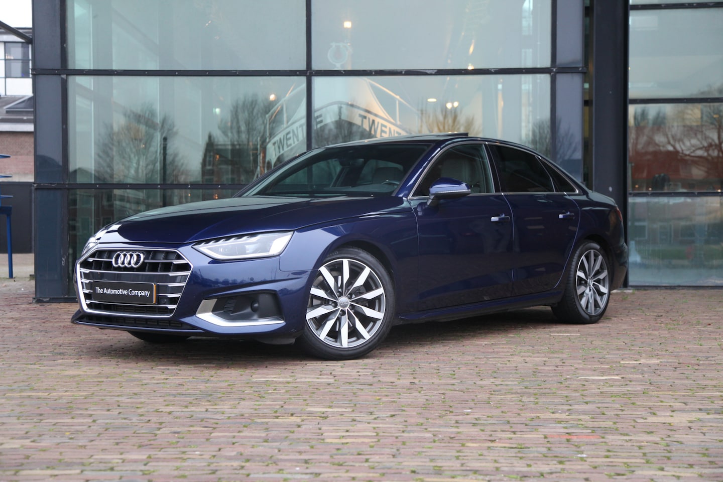 Audi A4 Limousine - 45 TFSI quattro edition one Panodak - AutoWereld.nl