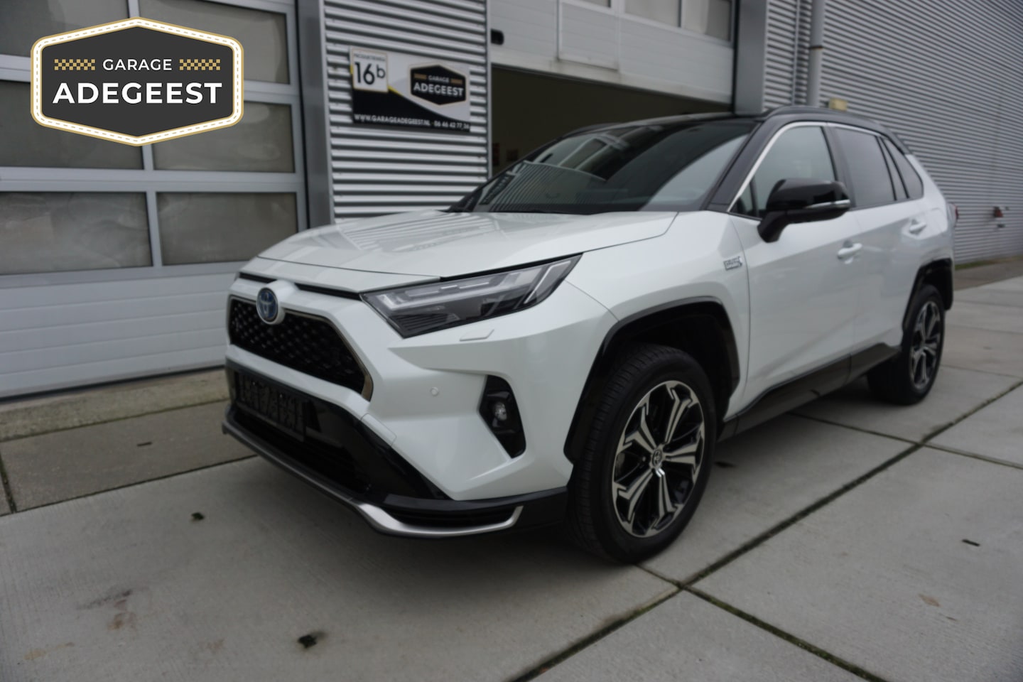 Toyota RAV4 - 2.5 Plug-in Hybrid AWD Style Navi|Carplay|Leer|Trekhaak|PDC V+A|Camera 360|Dodehoek|Voorru - AutoWereld.nl