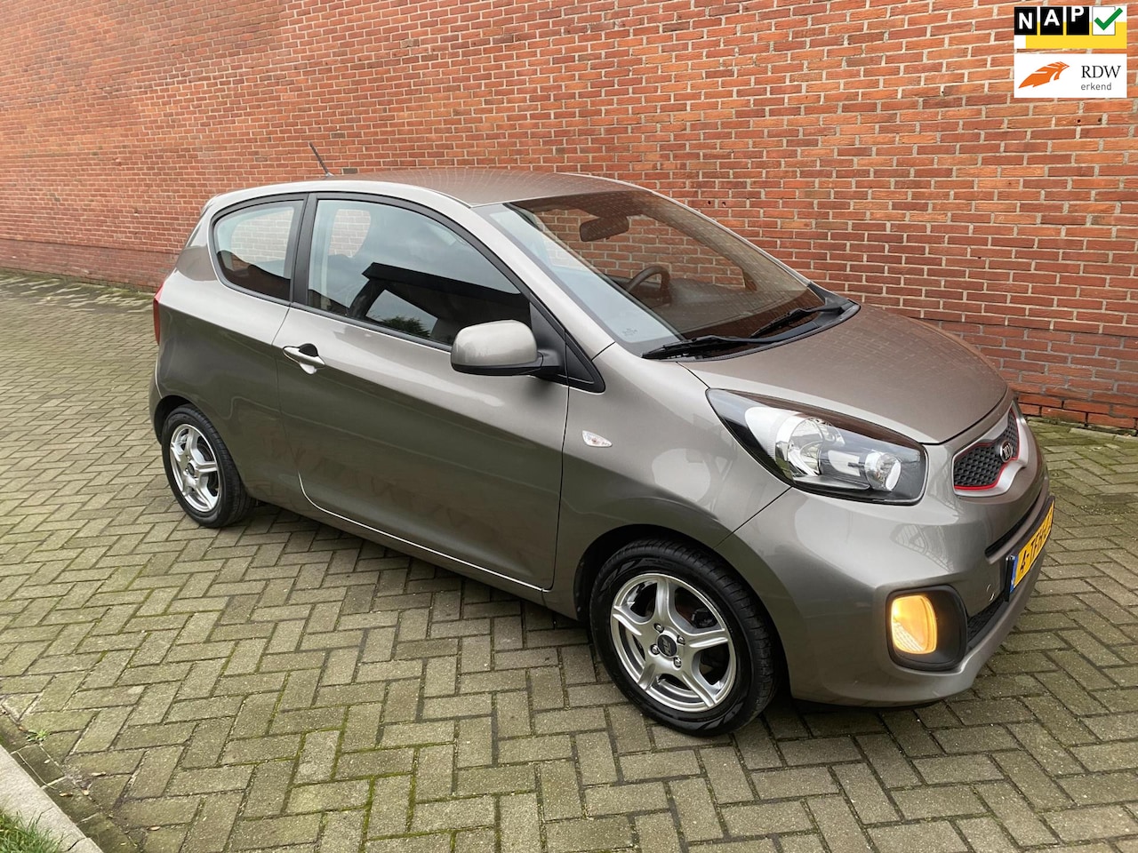 Kia Picanto - 1.0 CVVT ISG Comfort Pack Airco - AutoWereld.nl