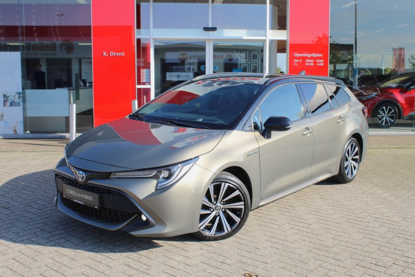 Toyota Corolla Touring Sports - 1.8 Hybrid Style Limited Bi-Tone | Head-Up Display | Stoelverwar - AutoWereld.nl