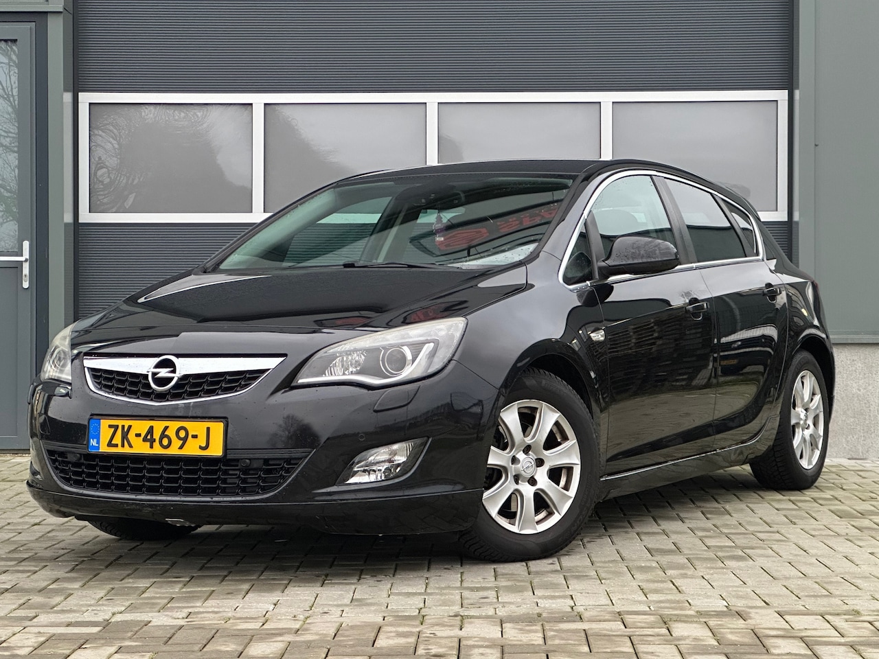 Opel Astra - 1.6 Turbo GT Leder Xenon Clima Stoel- en Stuurverwarming - AutoWereld.nl