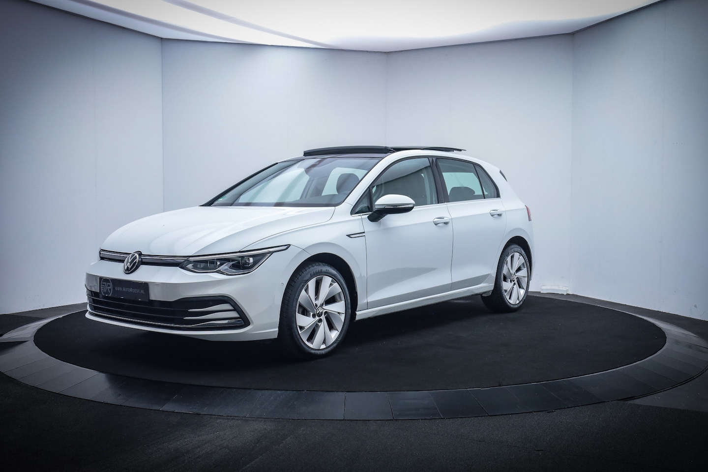 Volkswagen Golf - 1.5TSI HIGHLINE PANO/IQ LIGHTS/MEMORY/DIGI DASH - AutoWereld.nl