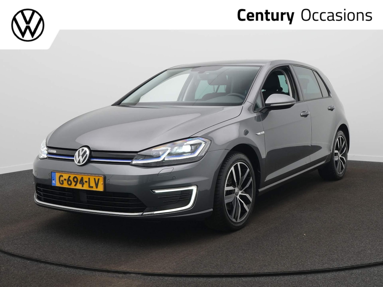 Volkswagen e-Golf - E-DITION Navigatie - Winterpakket - 17 Inch - Camera - AutoWereld.nl