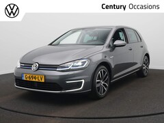 Volkswagen e-Golf - E-DITION Navigatie - Winterpakket - 17 Inch - Camera