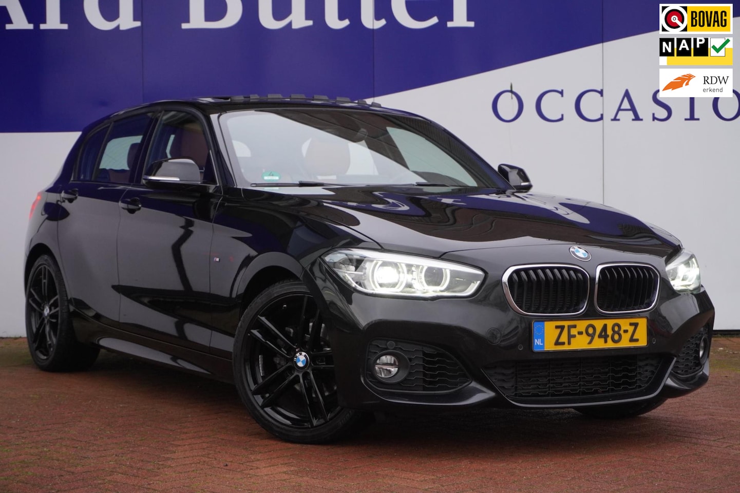 BMW 1-serie - 118i Edition M Sport Shadow High Executive / Conjac-Leder / Schuifdak / Navi / 18"lmv / = - AutoWereld.nl