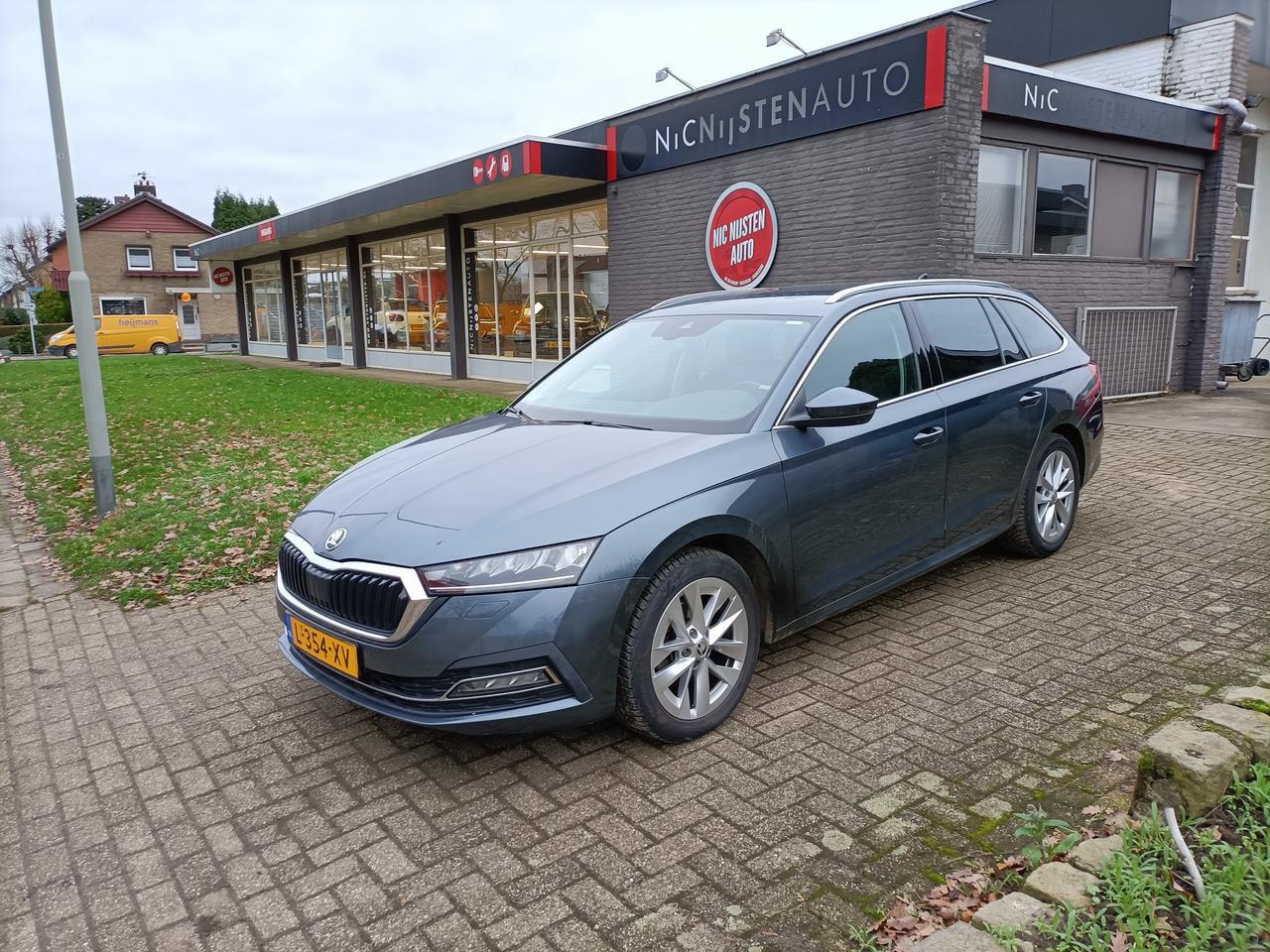 Skoda Octavia Combi - 1.0 TSI Business Edition 1.0 TSi Business Edition, Navi, Digitaal dash - AutoWereld.nl