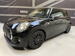 MINI One - 1.2 Chili. Climate/cruise, half leer, 16". Harman Kardon Zeer mooi