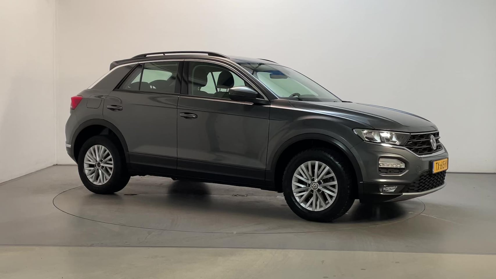 Volkswagen T-Roc - 1.5 TSI 150pk DSG Style Navigatie Parkeersensoren DAB+ App-Connect - AutoWereld.nl