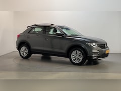 Volkswagen T-Roc - 1.5 TSI 150pk DSG Style Navigatie Parkeersensoren DAB+ App-Connect