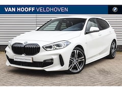 BMW 1-serie - 118i Executive M Sport Automaat / Sportstoelen / Active Cruise Control / LED / Parking Ass