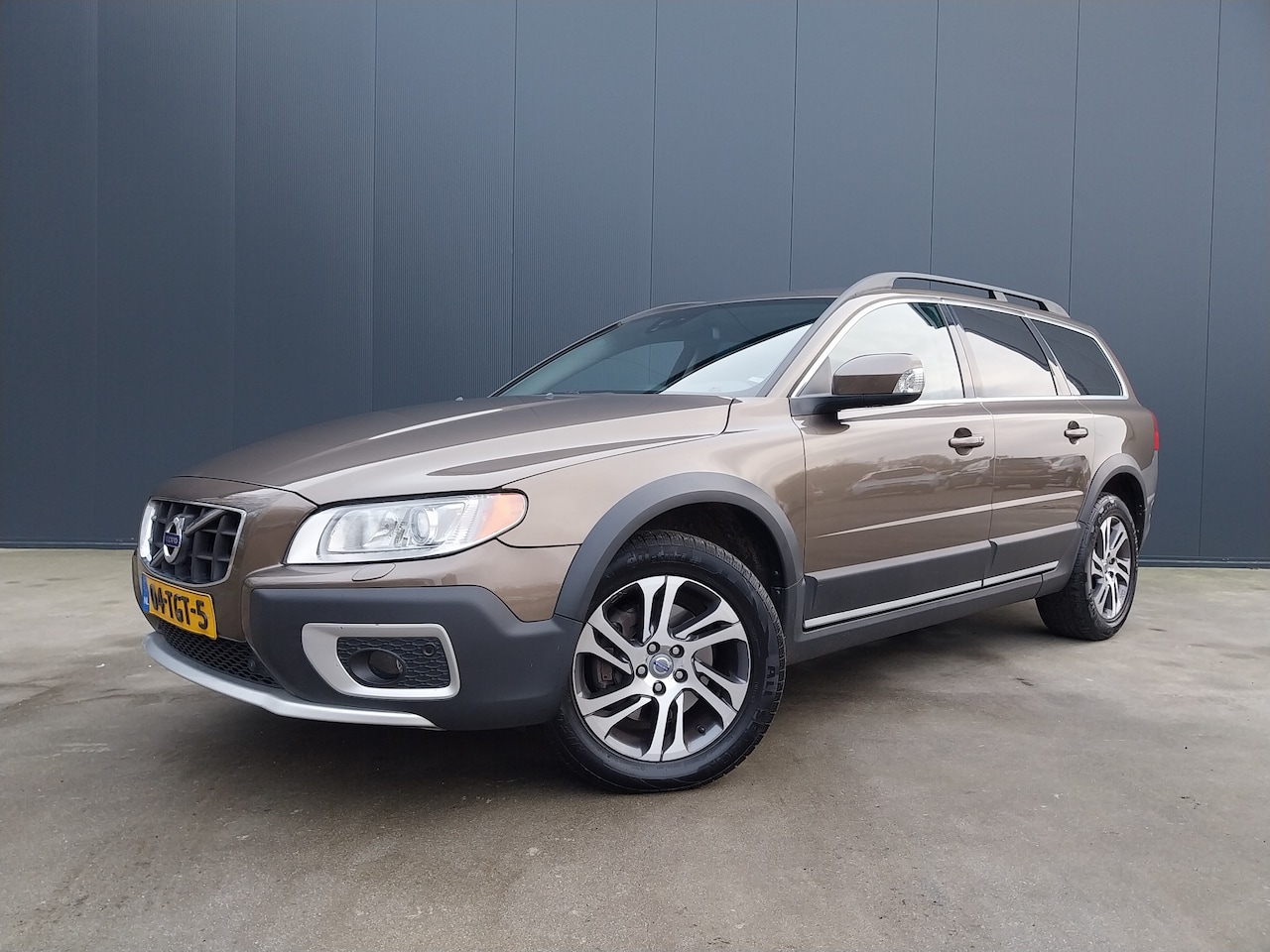 Volvo XC70 - 2.0 D3 164 PK 5 CILINDER FWD Limited Edition OPEN DAK XENON MEMORY STOEL LEER NAVI CRUISE - AutoWereld.nl