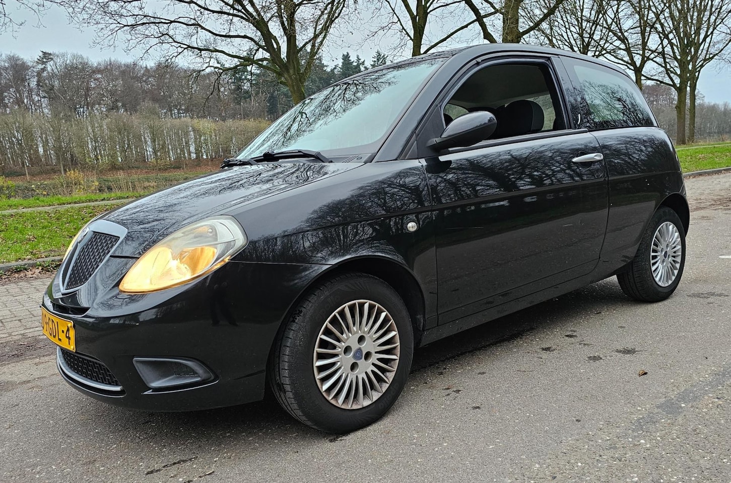 Lancia Y(psilon) - Ypsilon 1.2 Argento Airco 13-06-2025 APK BJ 2008 - AutoWereld.nl