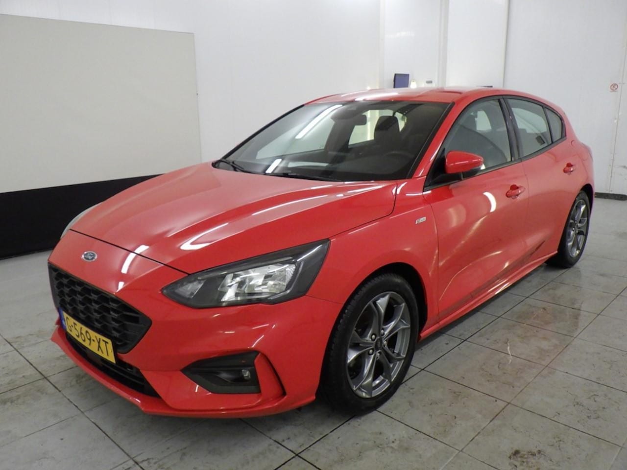 Ford Focus - 1.0 EcoB. ST-Line. Business, 12-2019, LM velgen 17 inch - AutoWereld.nl