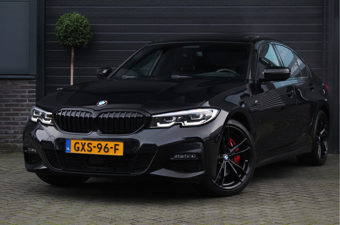 BMW 3-serie - 330e M Sport | Pano | H&K | Camera | ACC - AutoWereld.nl