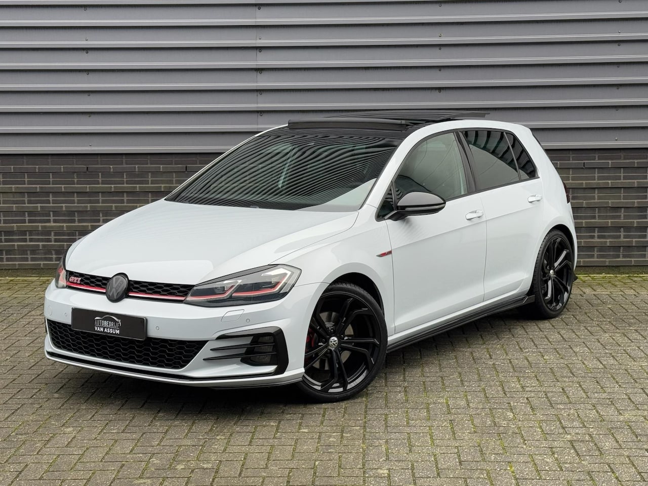 Volkswagen Golf - 2.0 TSI GTI Performance |Pano | Virtual |19" - AutoWereld.nl