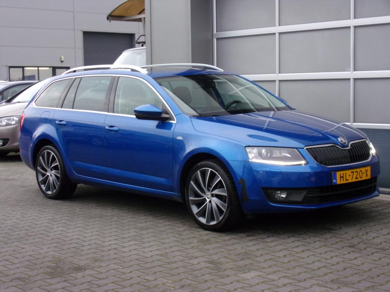 Skoda Octavia Combi - 1.2 TSI Greentech JOY Businessline Navi/Stoelverw/Clima!! - AutoWereld.nl