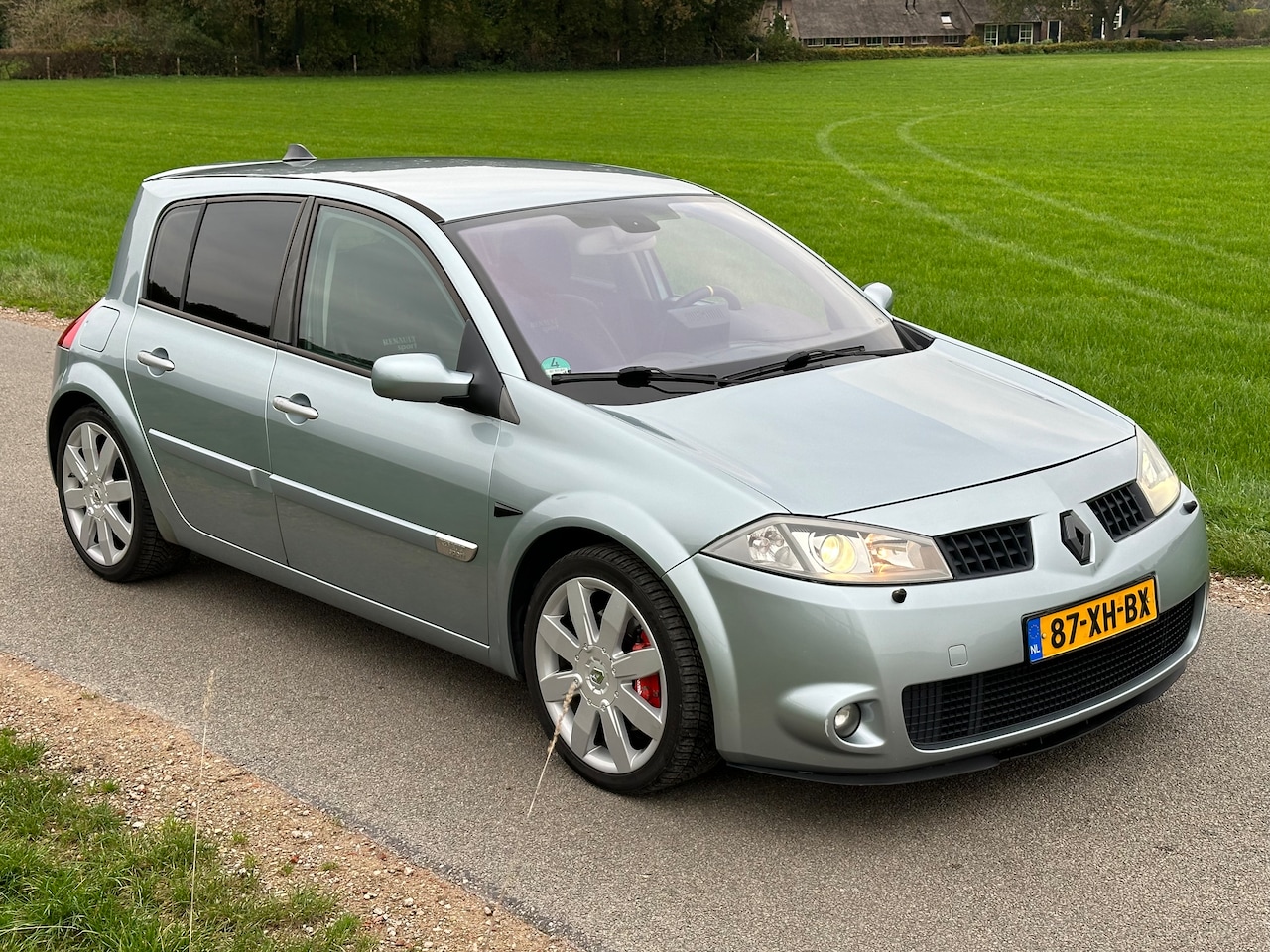 Renault Mégane - 2.0-16V Turbo RS 225pk | Leder | CarPlay - AutoWereld.nl