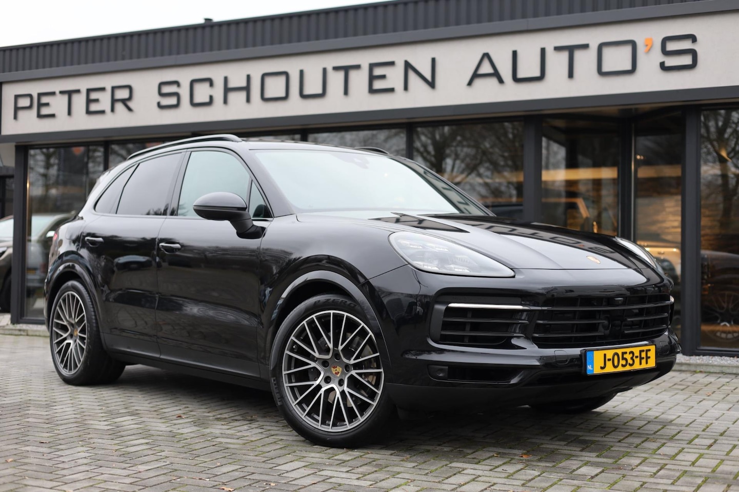 Porsche Cayenne - 3.0 E-Hybrid Sport Pakket | Pano | Luchtvering | Trekhaak | 360 Camera | LED | HUD | 21"LM - AutoWereld.nl