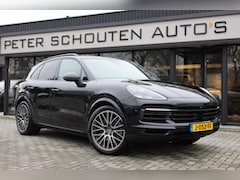 Porsche Cayenne - 3.0 E-Hybrid Sport Pakket | Pano | Luchtvering | Trekhaak | 360 Camera | LED | HUD | 21"LM