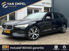 Volvo V60 - 2.0 B3 Momentum | 1e eigenaar NL |Pilot Assist | R-design achterkant | Getinte ramen achte