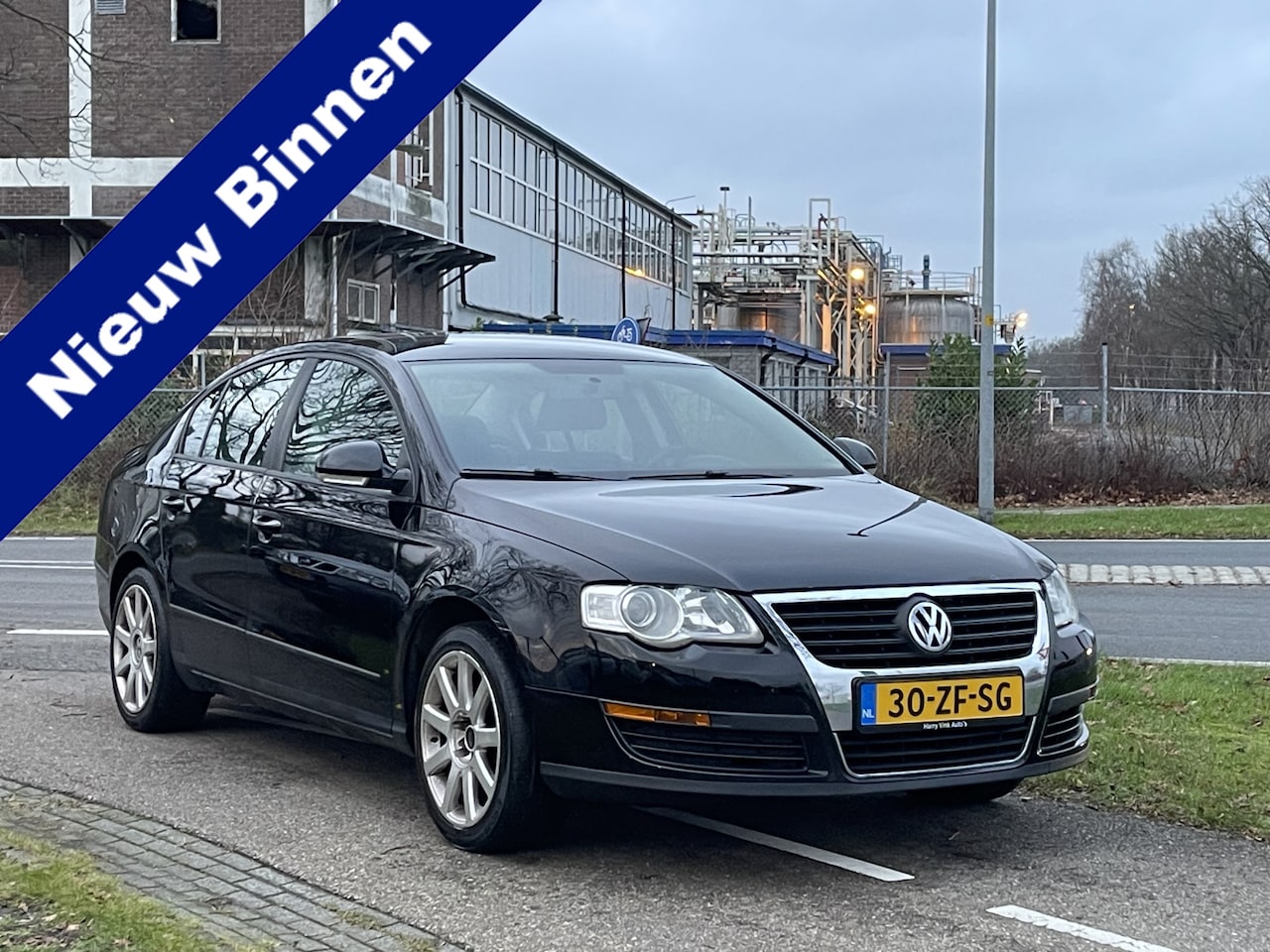 Volkswagen Passat - 1.6 Businessline | Navigatie | Trekhaak | LMV - AutoWereld.nl