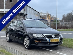 Volkswagen Passat - 1.6 Businessline | Navigatie | Trekhaak | LMV