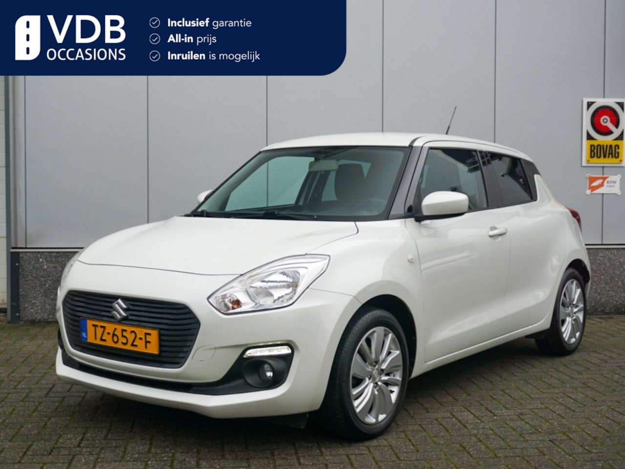 Suzuki Swift - 1.2 Select CarPlay | Trekhaak | Camera | Navigatie | NAP - AutoWereld.nl