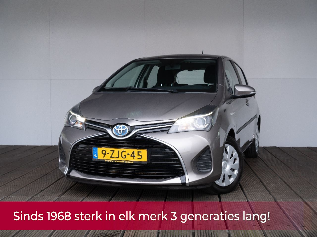 Toyota Yaris - 1.5 Hybrid Aspiration AUTOMAAT 5 deurs! NL AUTO NAP! Navi l Camera l Afneem trekhaak l Air - AutoWereld.nl