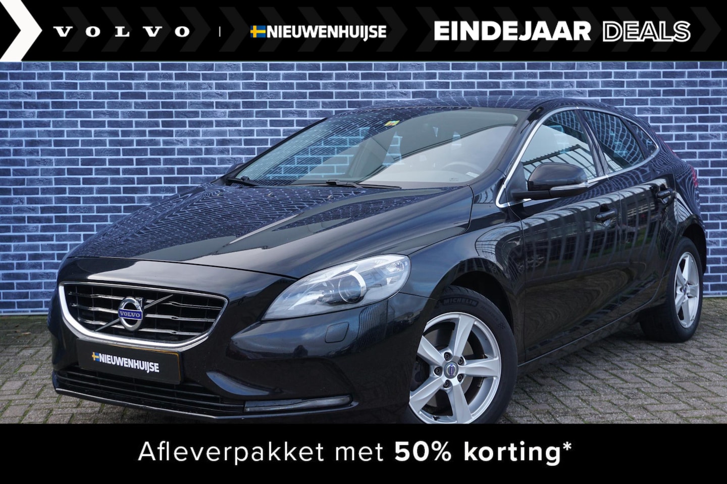 Volvo V40 - 2.0 T2 Momentum | Nieuw Binnen | Bi-Xenon | Stand Kachel | Stoel verwarming | High Perform - AutoWereld.nl