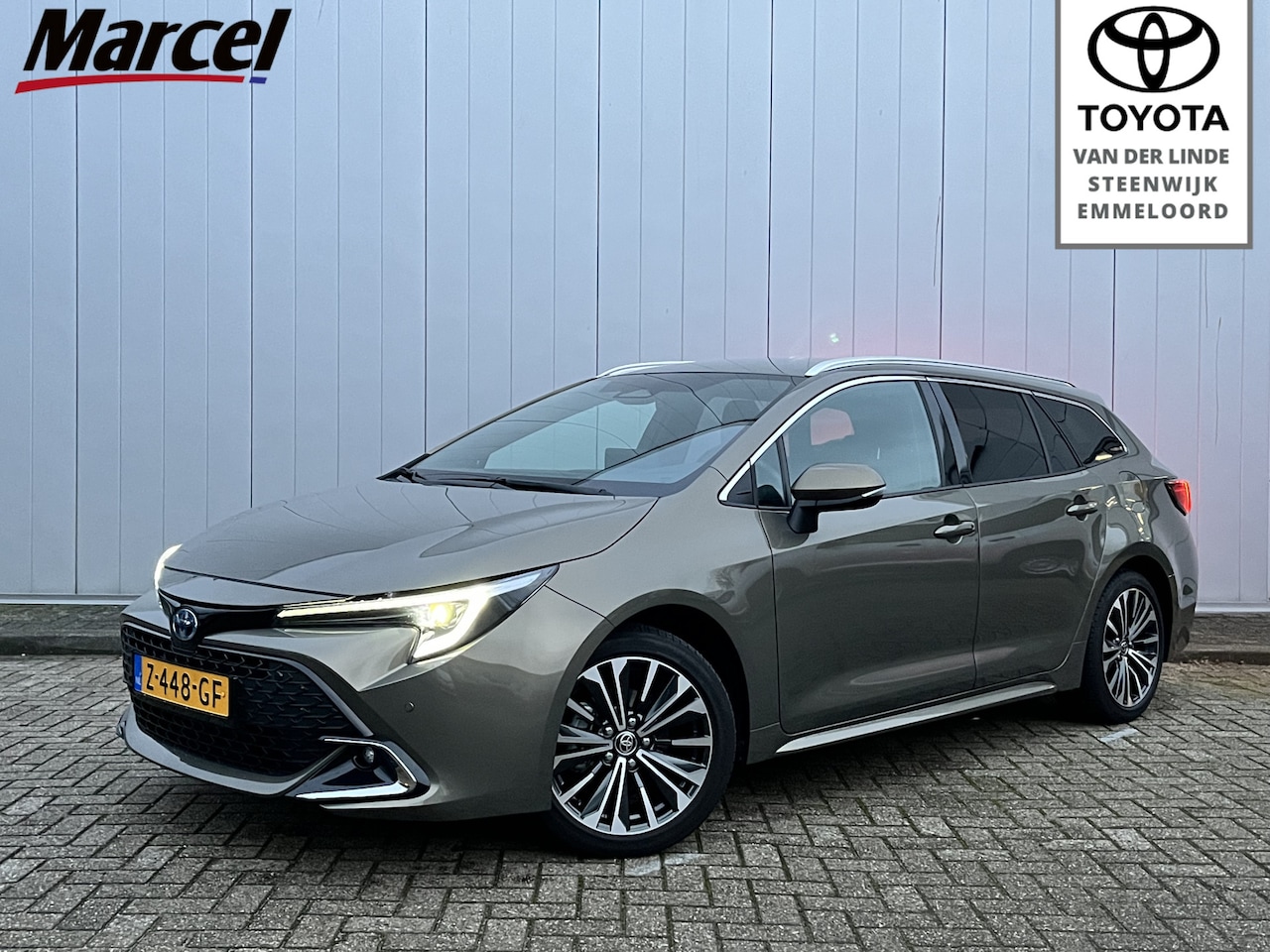 Toyota Corolla Touring Sports - 1.8 Hybrid NL Auto First Edition Navi Clima PDC Stoelverwarming - AutoWereld.nl