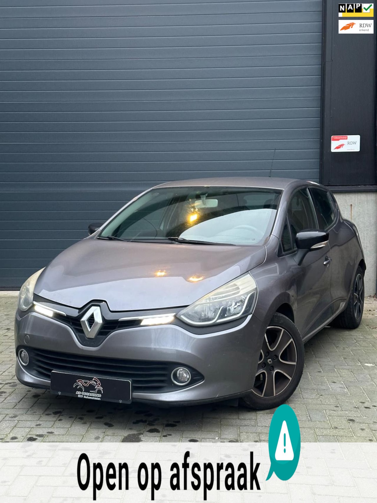 Renault Clio - 1.2 Night & Day Cruise - Navi - Radio - AutoWereld.nl