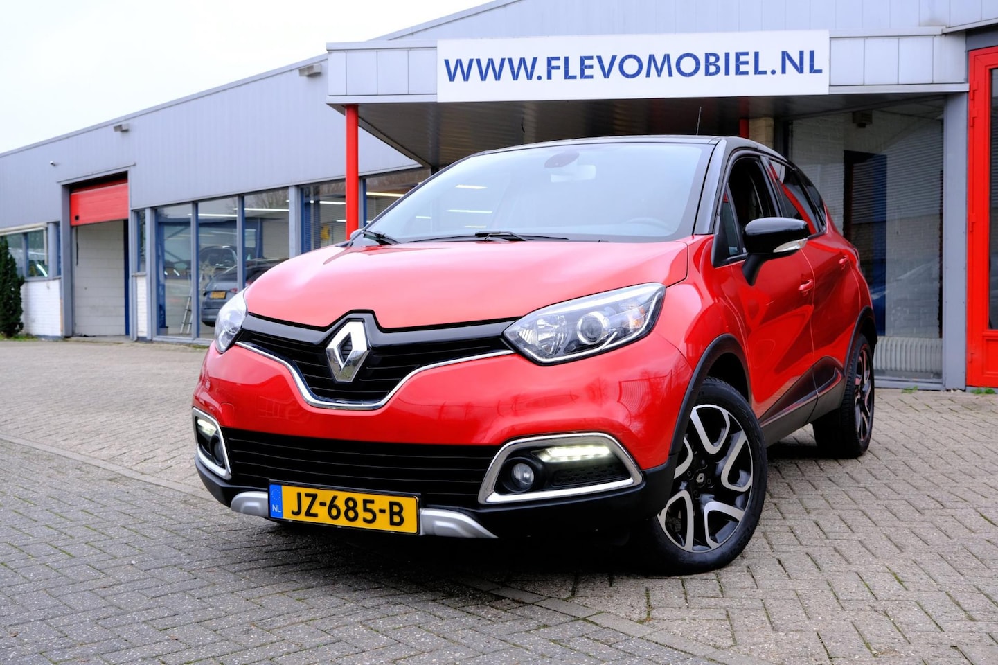 Renault Captur - 1.2 TCe Xmod Aut. Leder|1e Eig|Navi|Clima|LMV - AutoWereld.nl