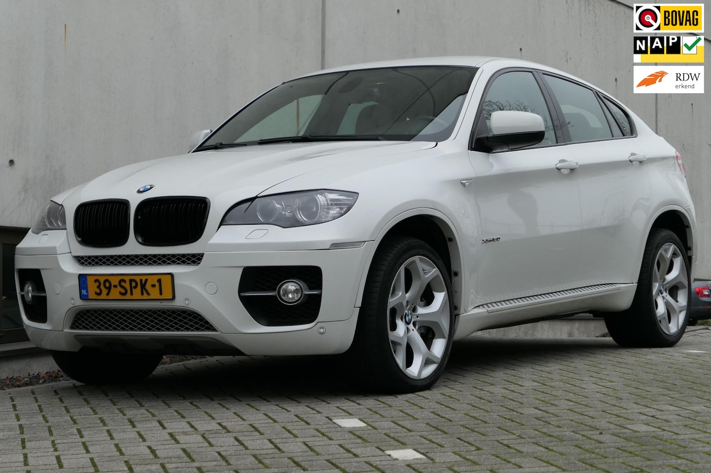 BMW X6 - XDrive50i V8 408pk Navi HUD Sportstoelen Leder Cruise Clima - AutoWereld.nl