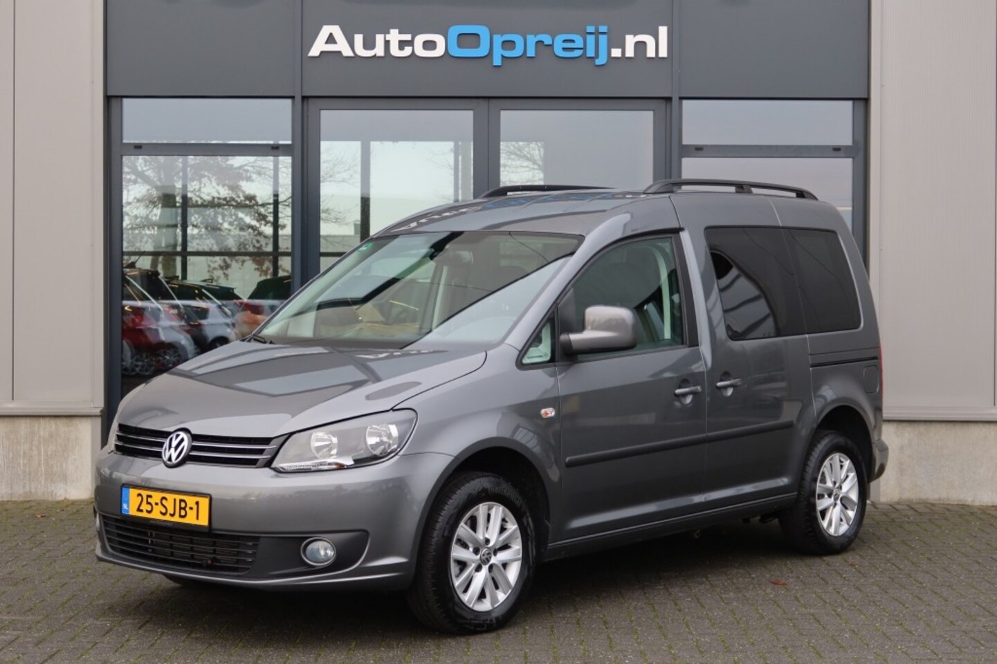 Volkswagen Caddy - 1.6 TDI Automaat ROLSTOELAUTO Comfortline 3 +1 - AutoWereld.nl